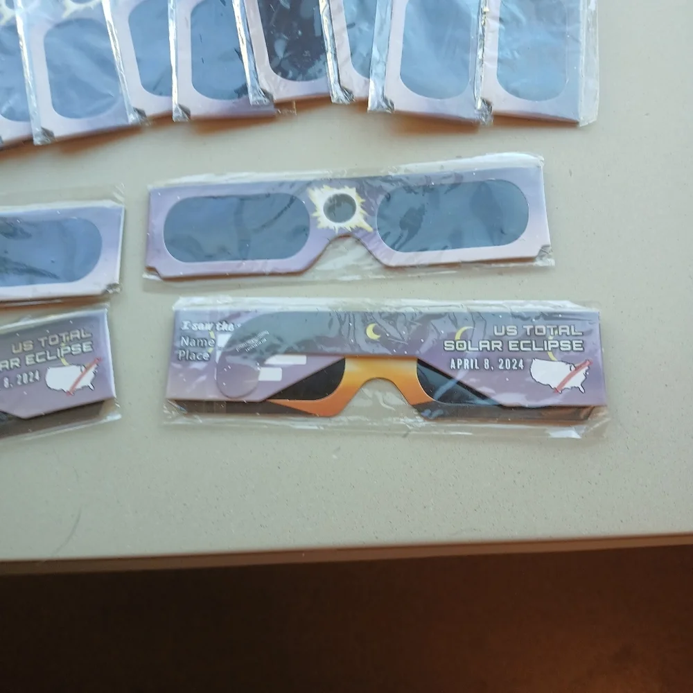 Solar Eclipse Viewing Glasses.  15 Pairs - Picture 3 of 8